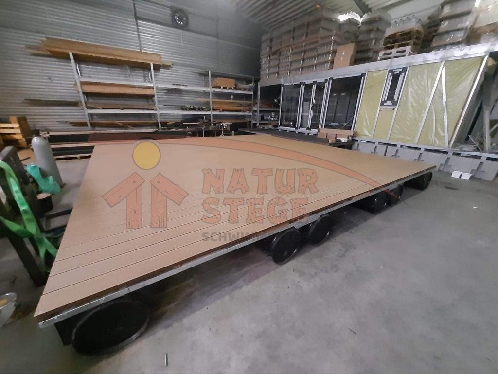 E.09.	Schwimmsteg Modul 6m x 6m mit WPC-Belag